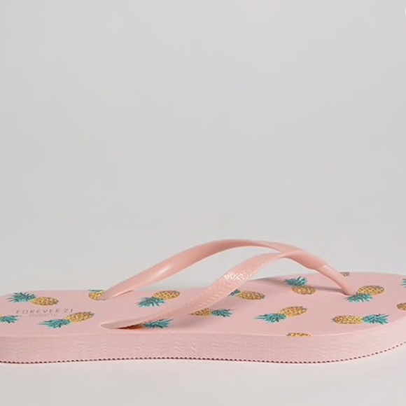 Forever 21 Pineapple Print Flip Flops 🍍 - Picture 3 of 8